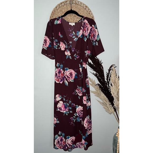 Everly Dresses & Skirts - Everly Size Med Purple Floral Midi V-Neck Wrap Dress Short Sleeve Mid Calf